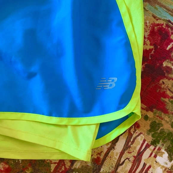 New Balance Running Shorts Size Large - Picture 6 of 10
